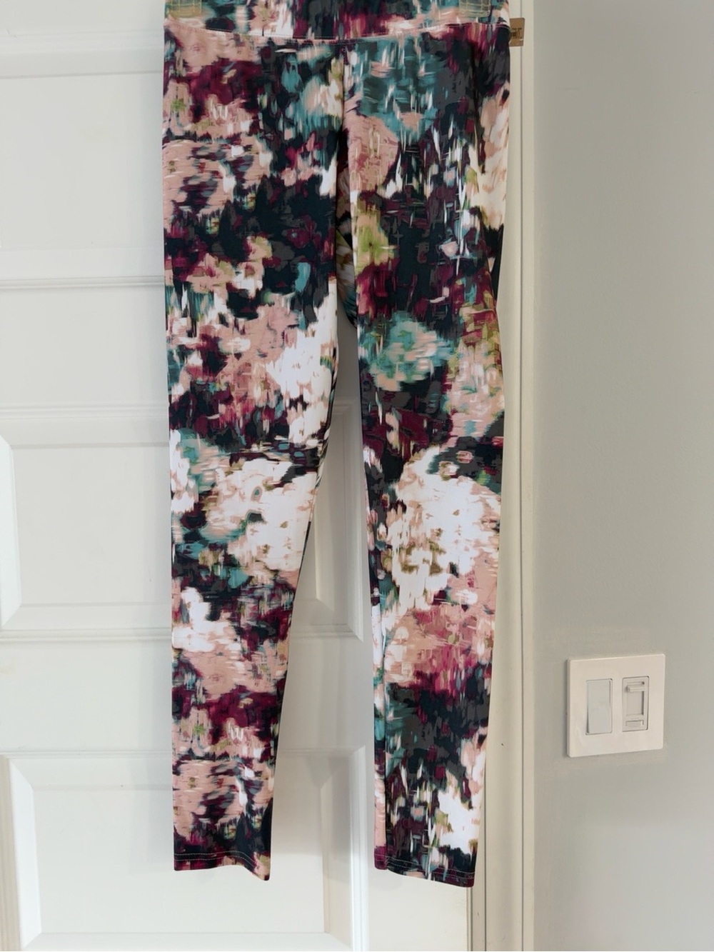American Eagle AEO Hi-Rise Leggings Small Abstract Floral Print NWT